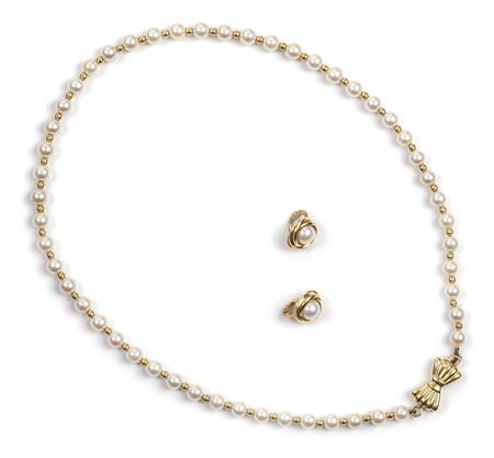 Piccola parure composta da collana formata da 