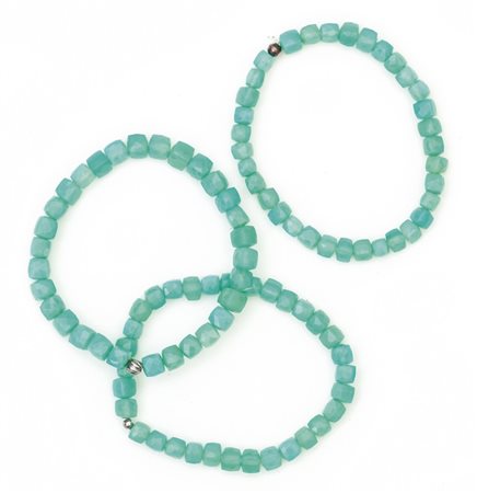 Bracciale formato da tre fili di giade lapidate a 