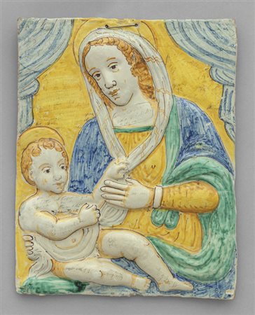 Grande placca in ceramica policroma raffgurante 