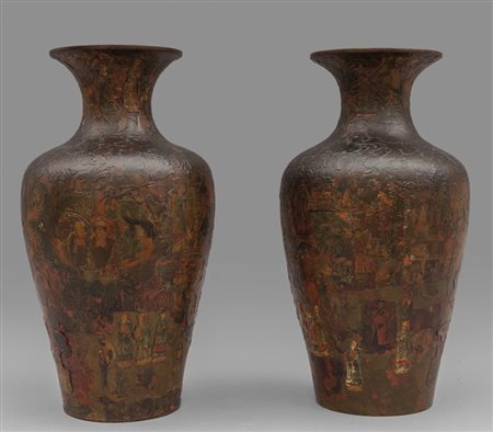 Coppia di vasi in terracotta decorati a 