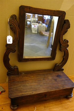 Psiche in noce, fine sec.XIX<br>cm. 50x30 h. 65