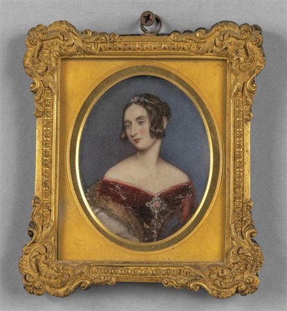 Giovane donna con collana di perle, miniatura su 