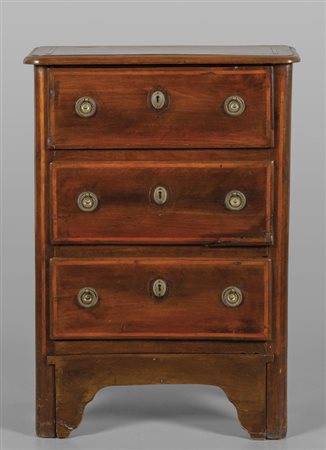 Mobiletto a tre cassetti in noce con filetti, 