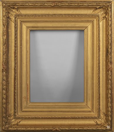 Cornice in legno dorato e pastiglia 