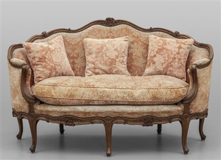 Divano Luigi XV a corbeille in noce finemente 
