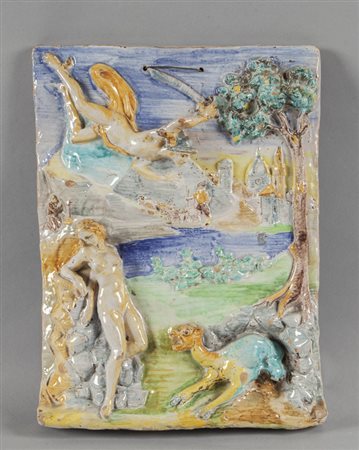 Placca in ceramica policroma raffigurante scena 