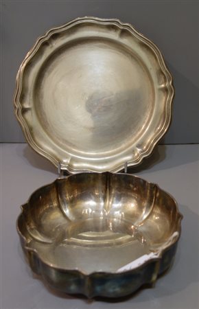 Piatto in argento in stile barocco diam.cm.29 e 