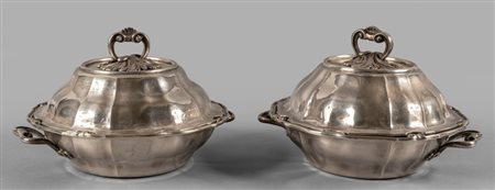 Coppia di legumiere in argento con 