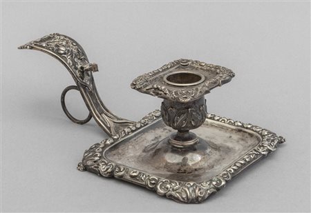 Bugia in argento, sec.XIX<br>cm.13x6xh.11