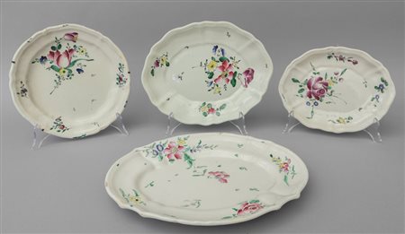 Tre vassoietti e un piatto in ceramica di Lodi 