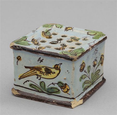 Spargipolvere in maiolica di Pavia, 