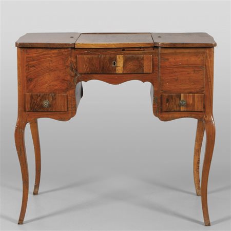 Toilette in massello di noce, Piemonte 