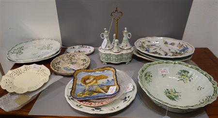 Vari oggetti in porcellana, sec.XVII/XVIII