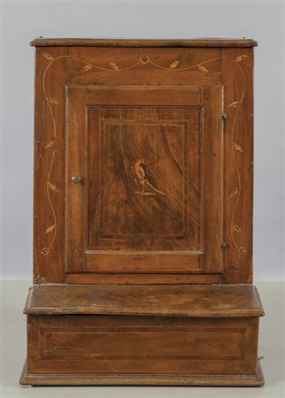 Inginocchiatoio Luigi XVI in noce intarsiato fine 