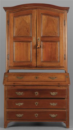 Trumeau Luigi XIV in noce con maniglie sulla 