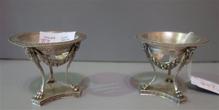 Coppia di salierine in argento in stile 