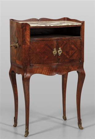 Comodino in stile Luigi XIV lastronato in 