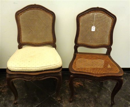 Coppia di sedie Luigi XV in noce