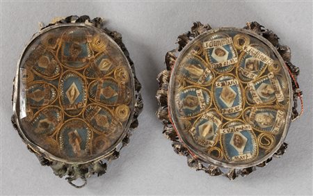 Coppia di reliquari in filigrana d'argento 