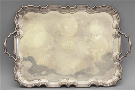 Grande vassoio in argento in stile Luigi XIV con 