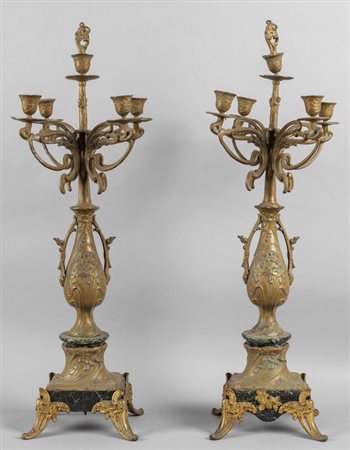 Coppia di candelieri Liberty in bronzo e marmo a 