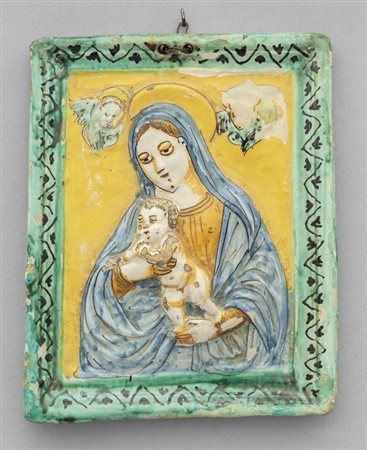 Placca in maiolica policroma raffigurante Madonna 