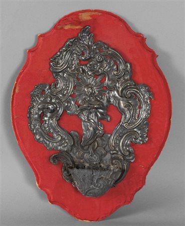 Acquasantiera Luigi XV in argento sbalzato con la 