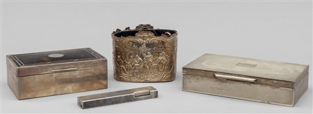 Tre scatole in legno e argento e piccolo 