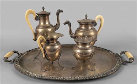 Servizio da thè e caffè in argento di gusto 