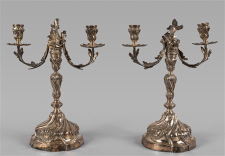 Coppia di doppieri in stile Luigi XV in argento 