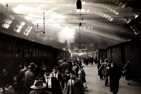 Mario De Biasi (1923-2013)  - Stazione, years 1950