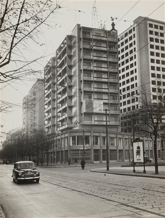 Mario De Biasi (1923-2013)  - Milano, years 1960