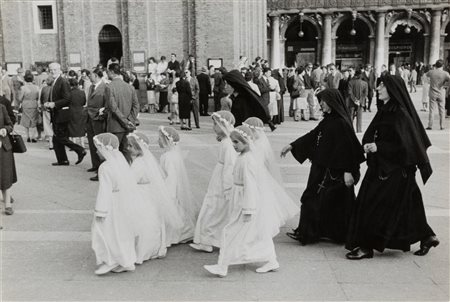 Gianni Berengo Gardin (1930)  - La prima comunione, Venezia, years 1960