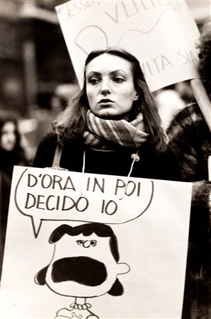 Paola Agosti (1947)  - Senza titolo (Manifestazione), years 1970