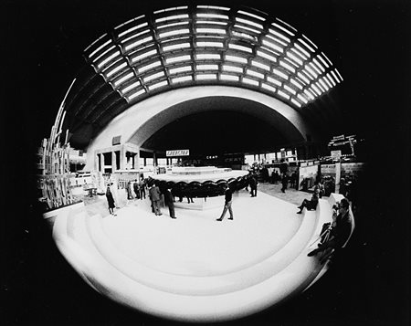 Gianni Berengo Gardin (1930)  - Salon des Nouvelles Techonologies, years 1970