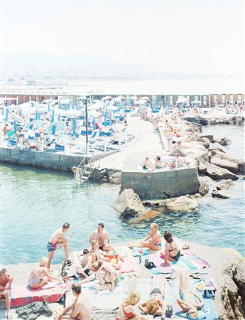 Massimo Vitali (1944)  - Dal portfolio "Landscape with figures", 2007