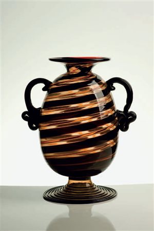 Fratelli Toso VASO BIANSATO, anni ’30 Decorato a fasce policrome con anse...