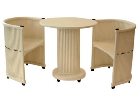 Robert Oerley TAVOLO E DUE POLTRONE, inizio del XX secolo In legno laccato...