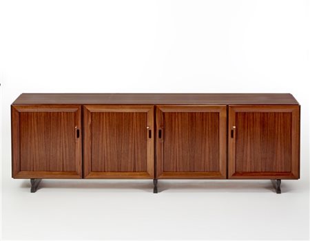 Franco Albini Mobile contenitore a quattro ante modello "MB15". Esecuzione Poggi