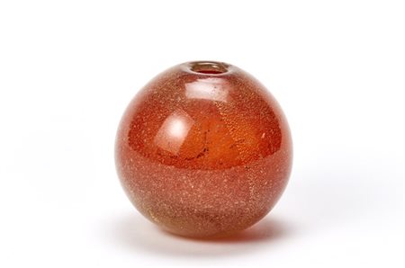 Carlo Scarpa Piccolo vaso sferico in vetro sommerso aranciato con inclusione di