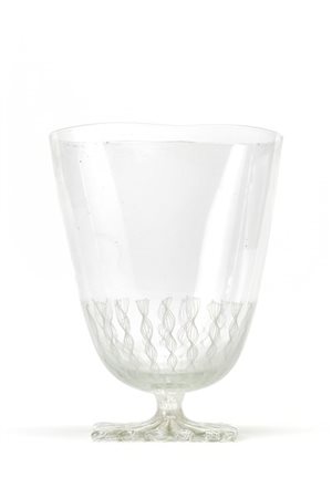 Tomaso Buzzi Raro vaso a corpo schiacciato in vetro incolore. Base quadrangolare