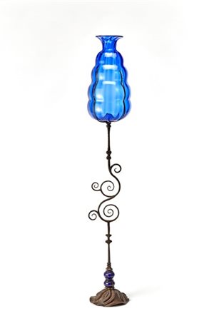 Umberto Bellotto "Connubio di ferro e vetro"Venezia/Murano, 1925ca. Vaso a corp