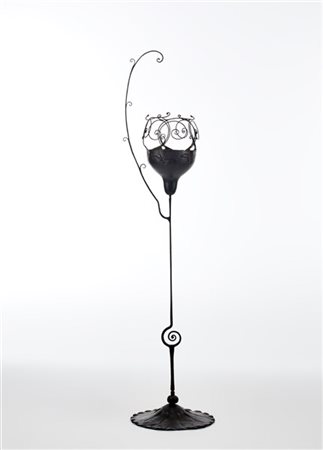 Umberto Bellotto Scultura reggivaso con stelo in ferro battuto, base circolare i