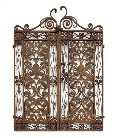 Umberto Bellotto Cancello a due ante in ferro battuto, decorato con motivo centr