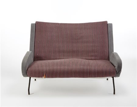 Divano a due posti con rivestimento in velluto grigio/azzurro e a righe bianco,