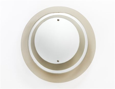 Specchio di forma circolare con cornice in vetro fumé. Italia, anni '60/'70. (d