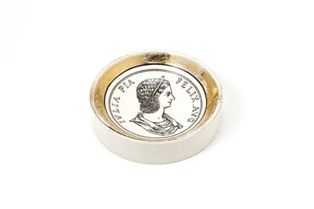 Piero Fornasetti Svuotatasche. Milano, anni '60. Porcellana serigrafata in nero,