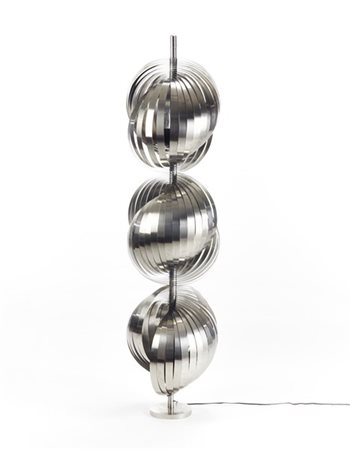 Lampada da terra di forma spiraliforme in acciaio inox tornito e in lamine in a