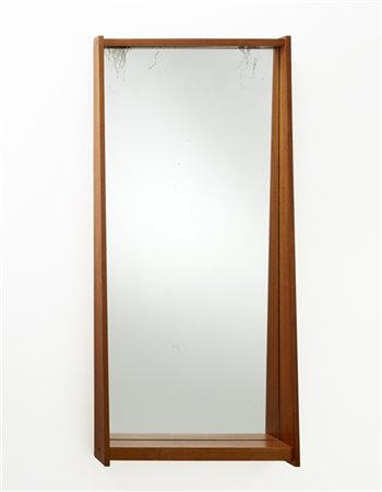 Specchio da parete con cornice svasata in legno di teak massello. Italia, 1961.