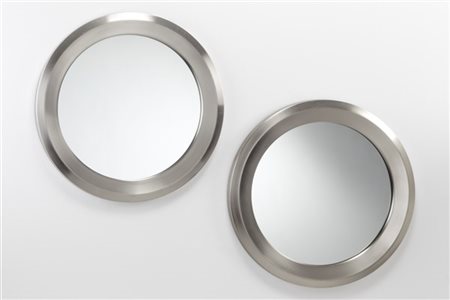 Coppia di specchi circolari con cornice in acciaio. Italia, anni '70. (d cm 62)